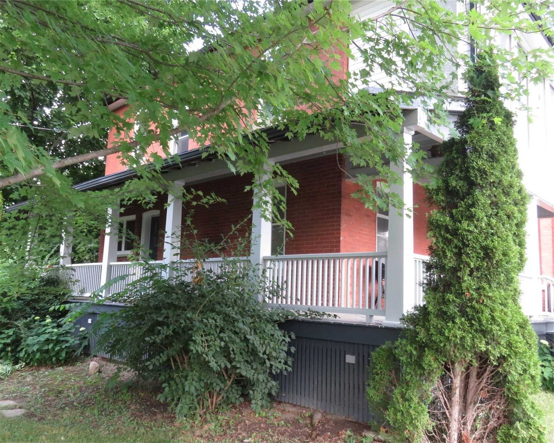 7 George St