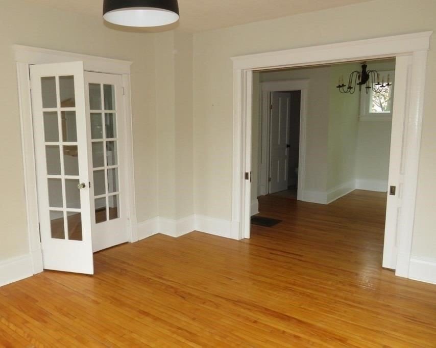 7 George St