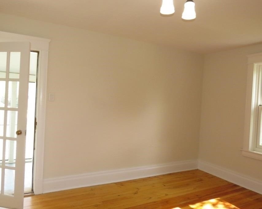 7 George St