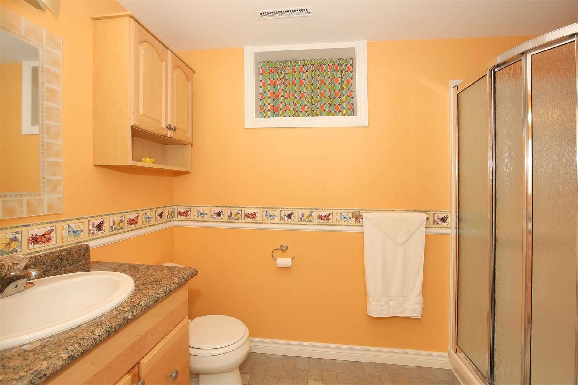 16 Brightbay Cres