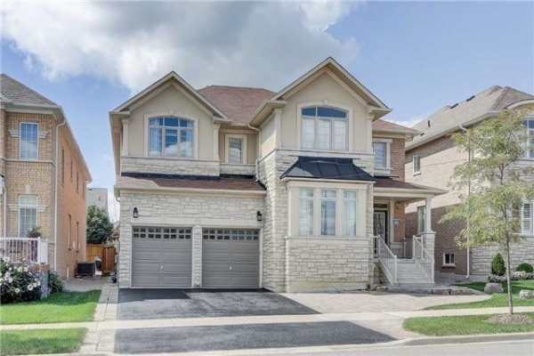 22 Greenforest Grve, Whitchurch-Stouffville