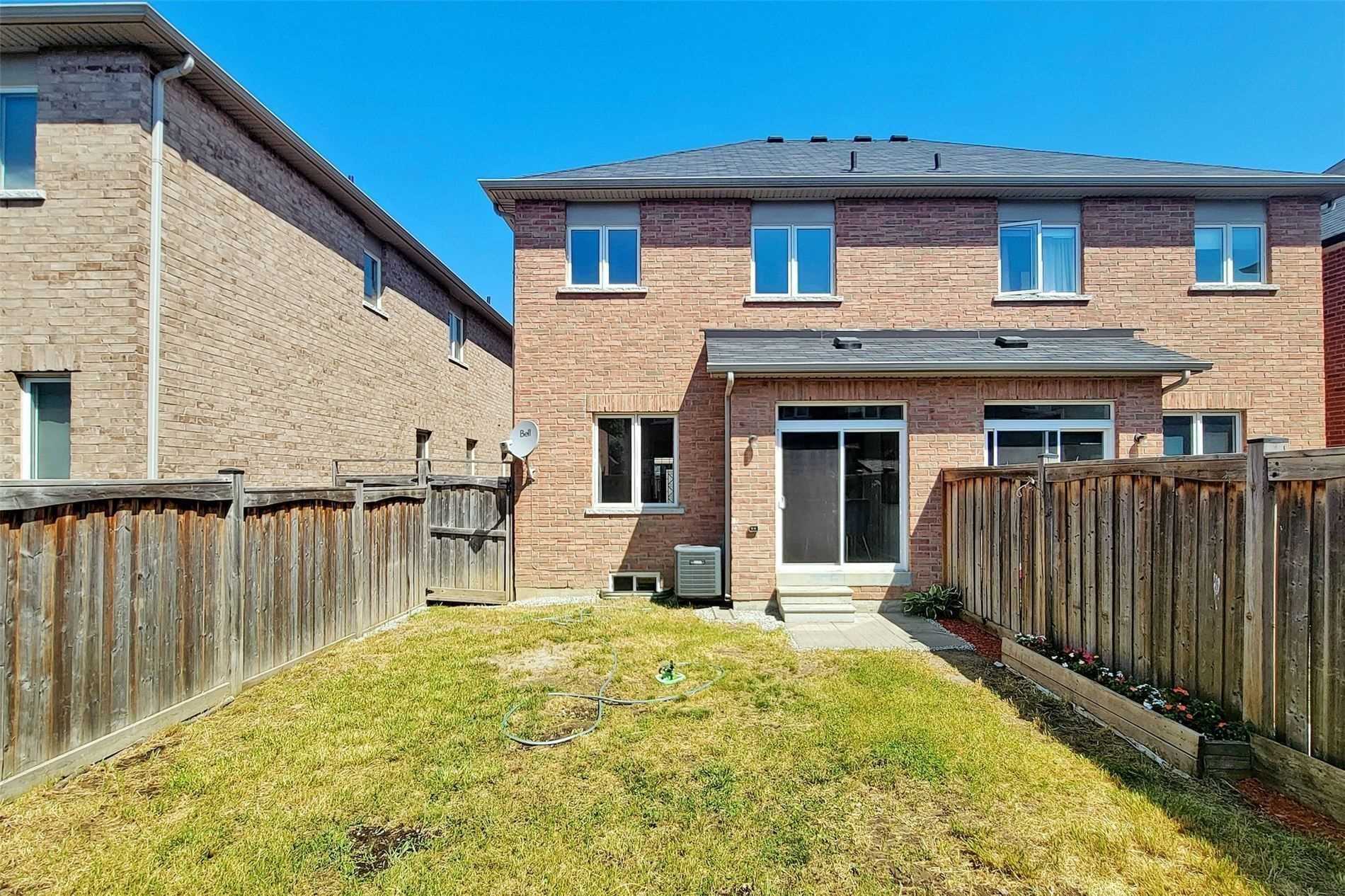1281 Blencowe Cres