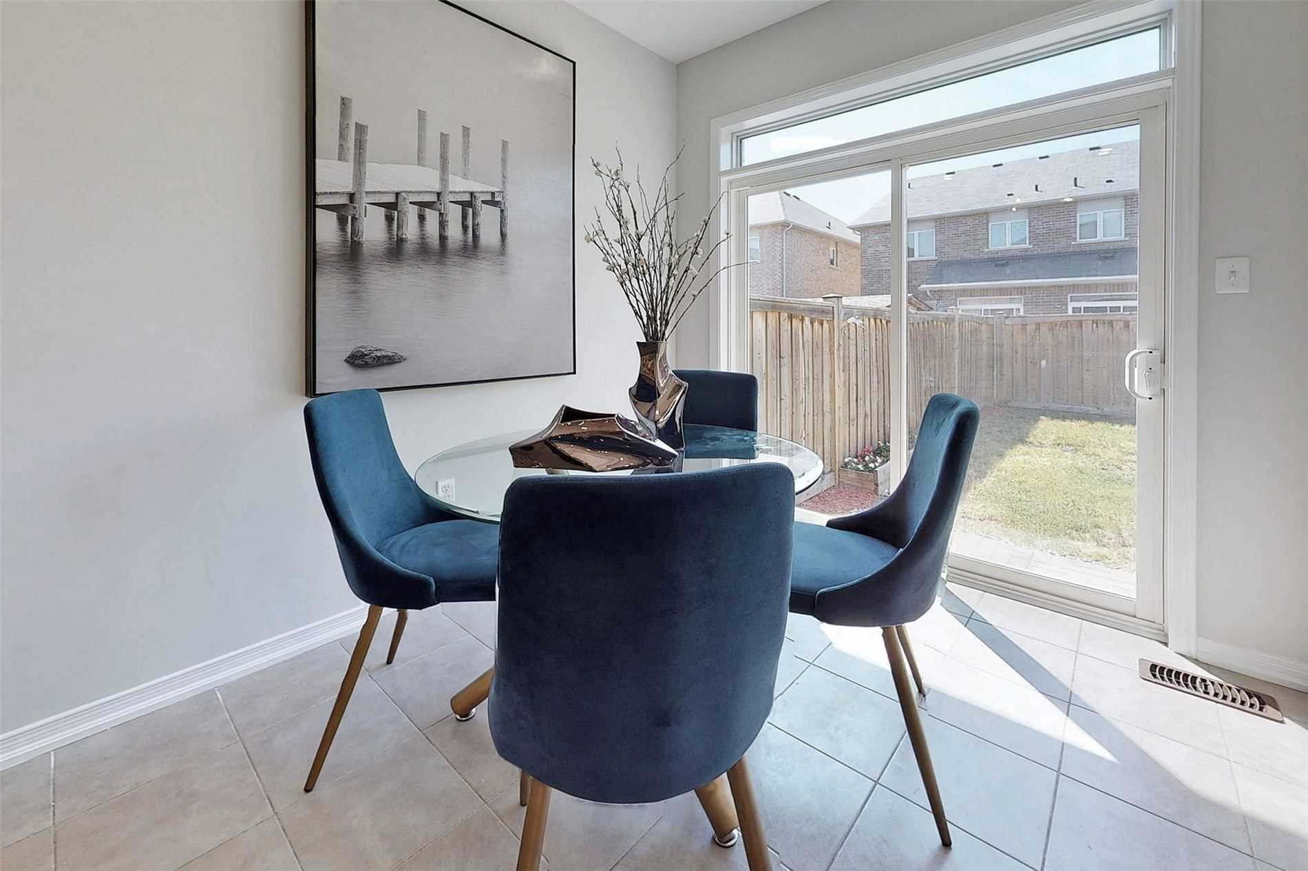 1281 Blencowe Cres