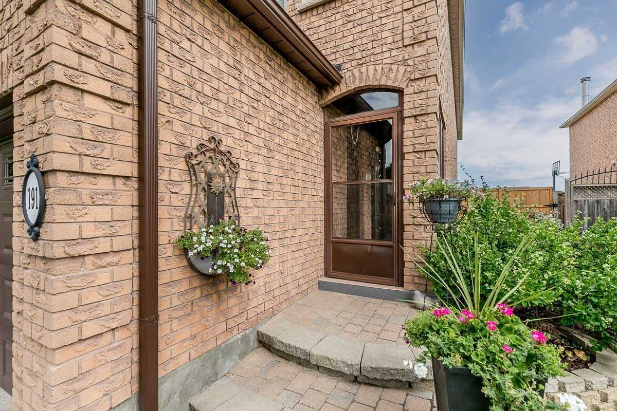 191 Billings Cres