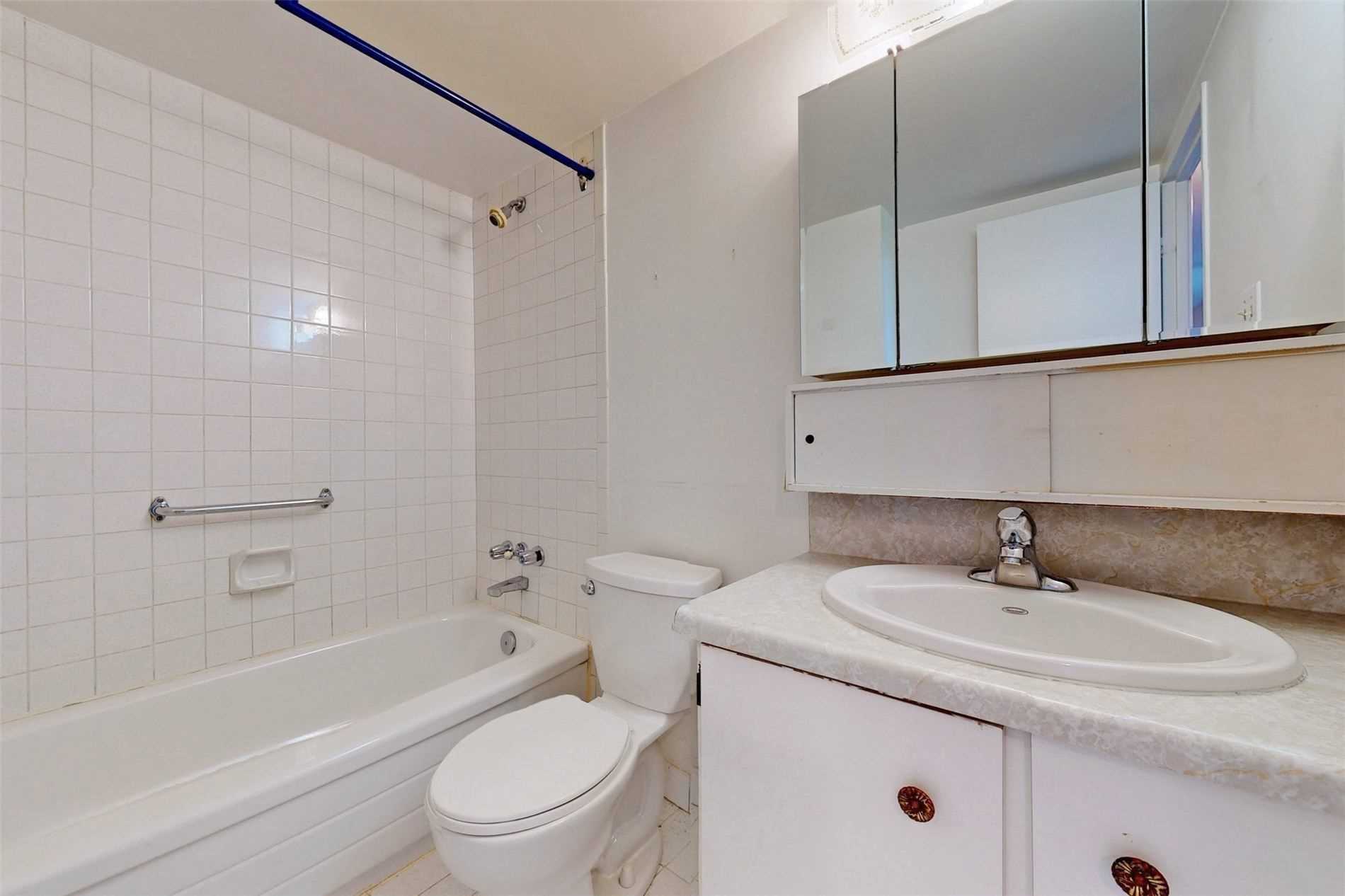 180 Dudley Ave, #601