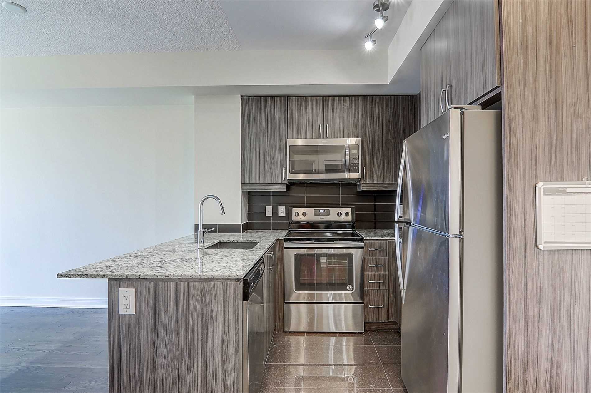 9205 Yonge St, #1111