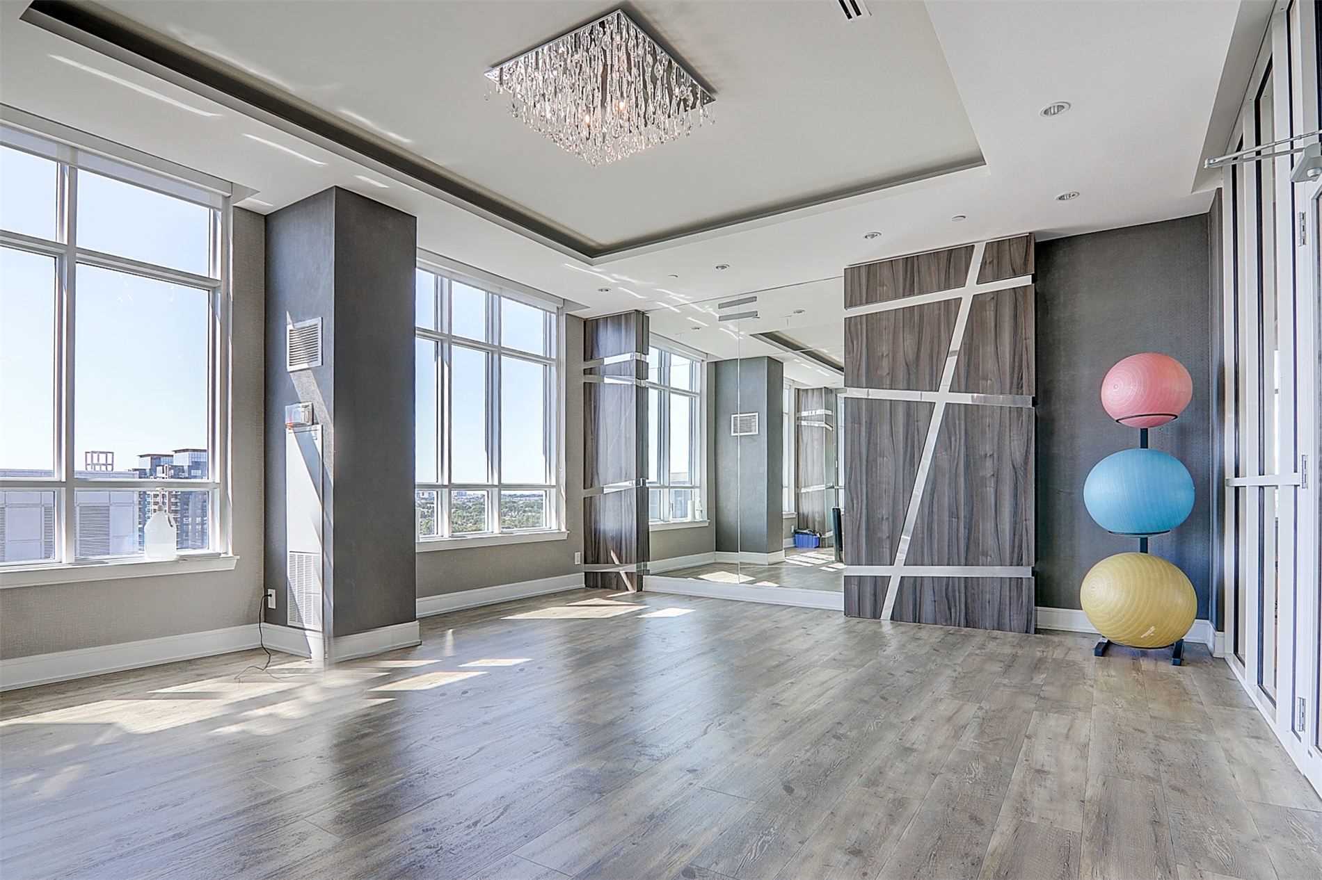 9205 Yonge St, #1111