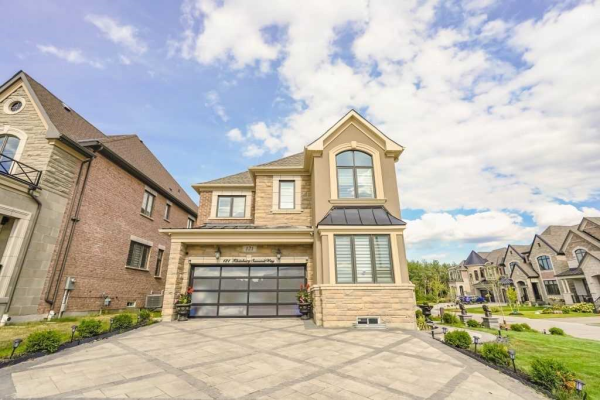 121 Kleinburg Summit Way W, Vaughan