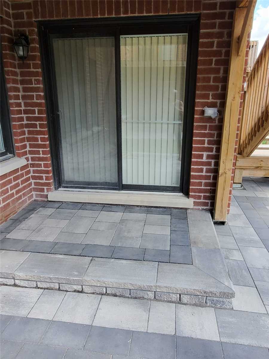 132 Meadow Vista Cres