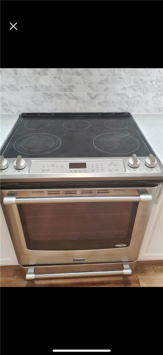 132 Meadow Vista Cres