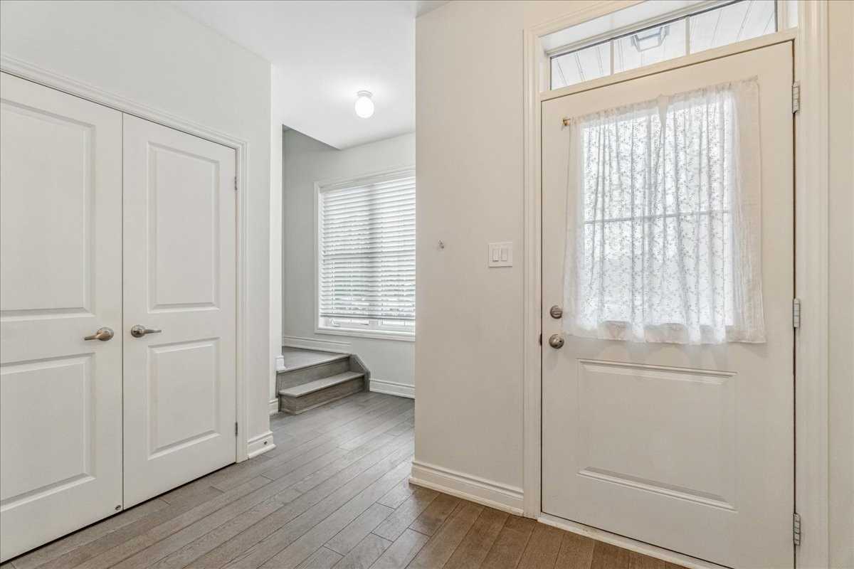 27 Water St, Markham