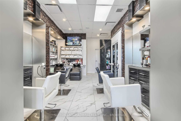 9610 Yonge St, Richmond Hill