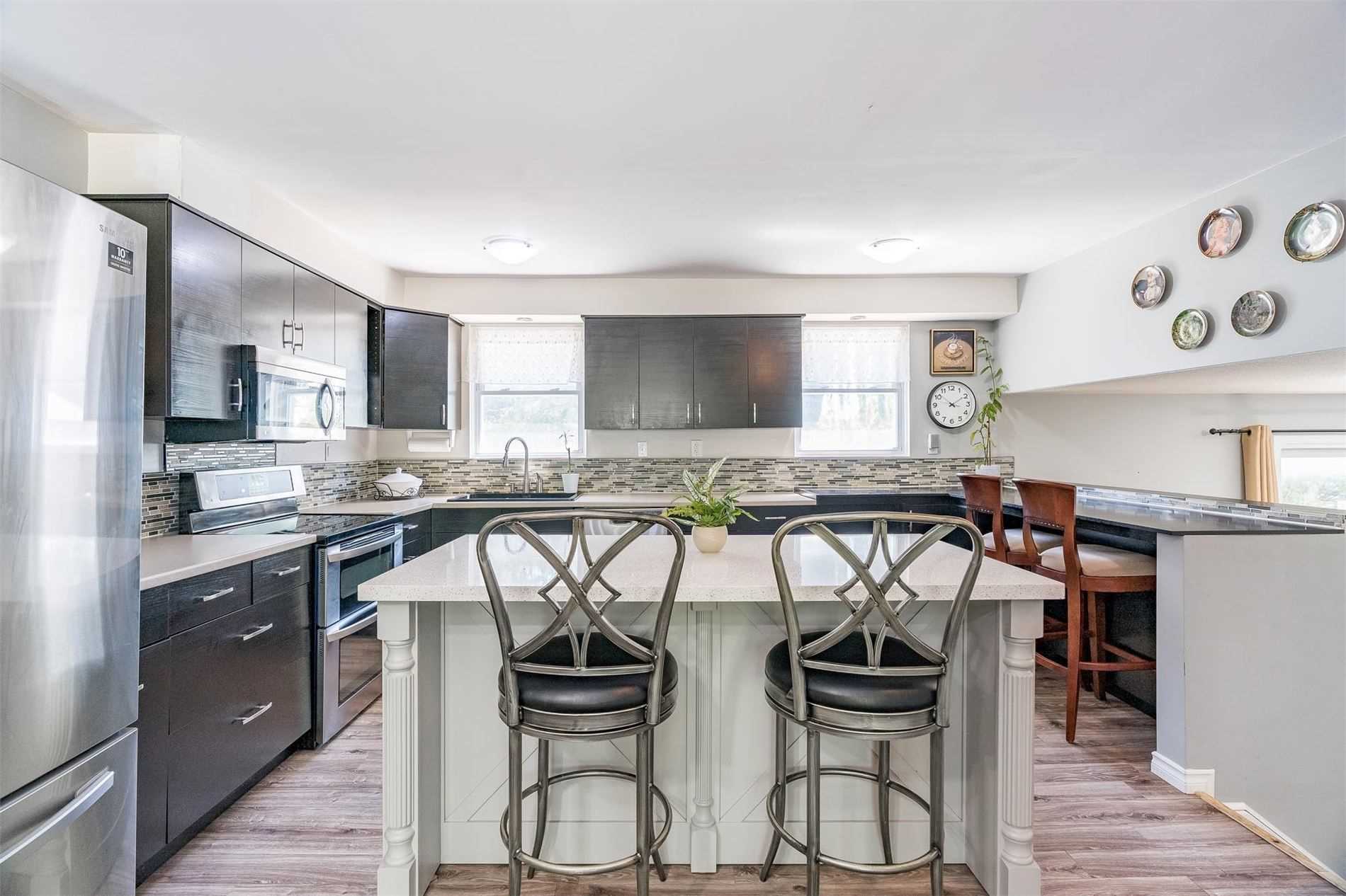 39 Maple Ave W
