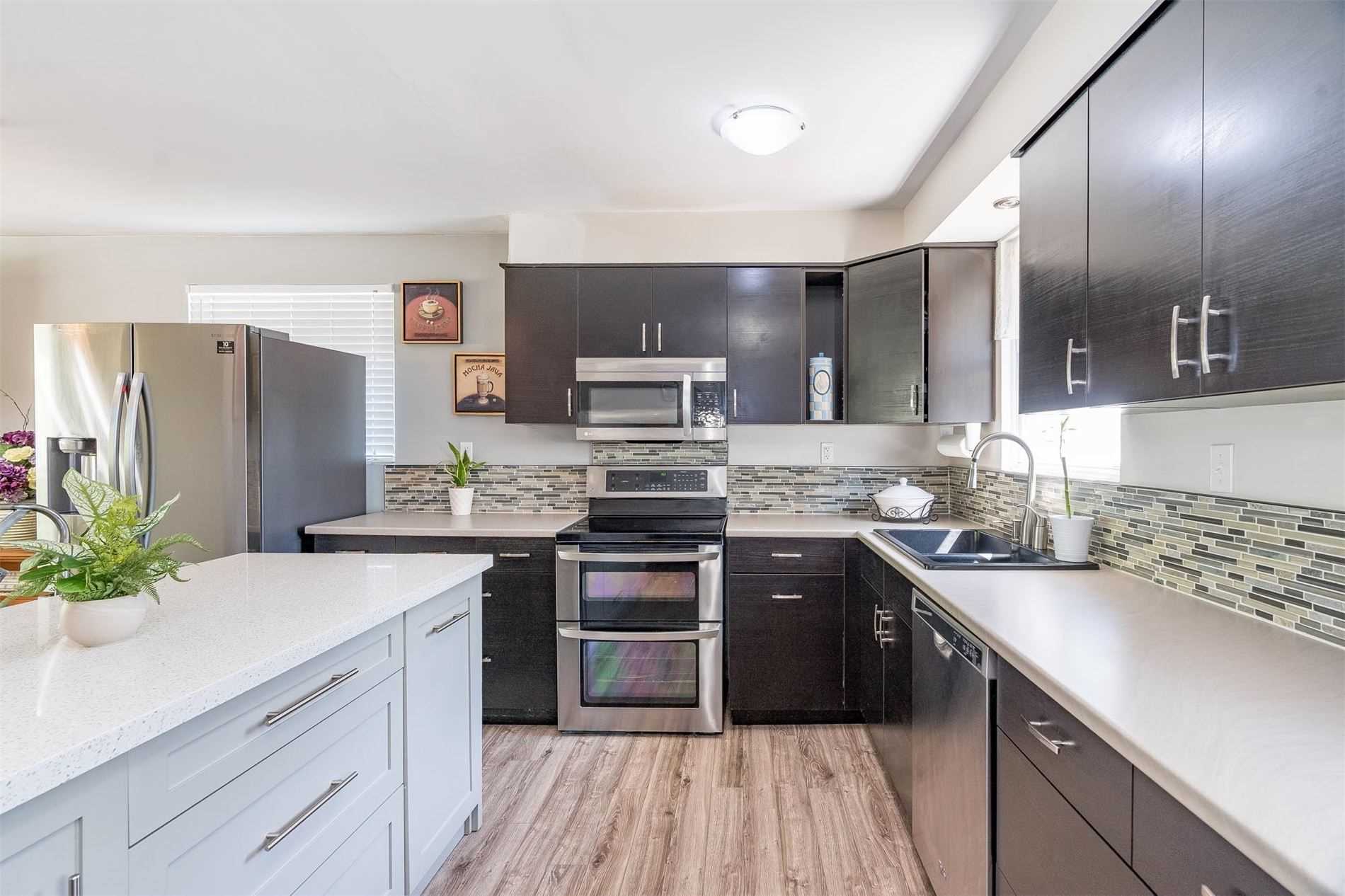 39 Maple Ave W