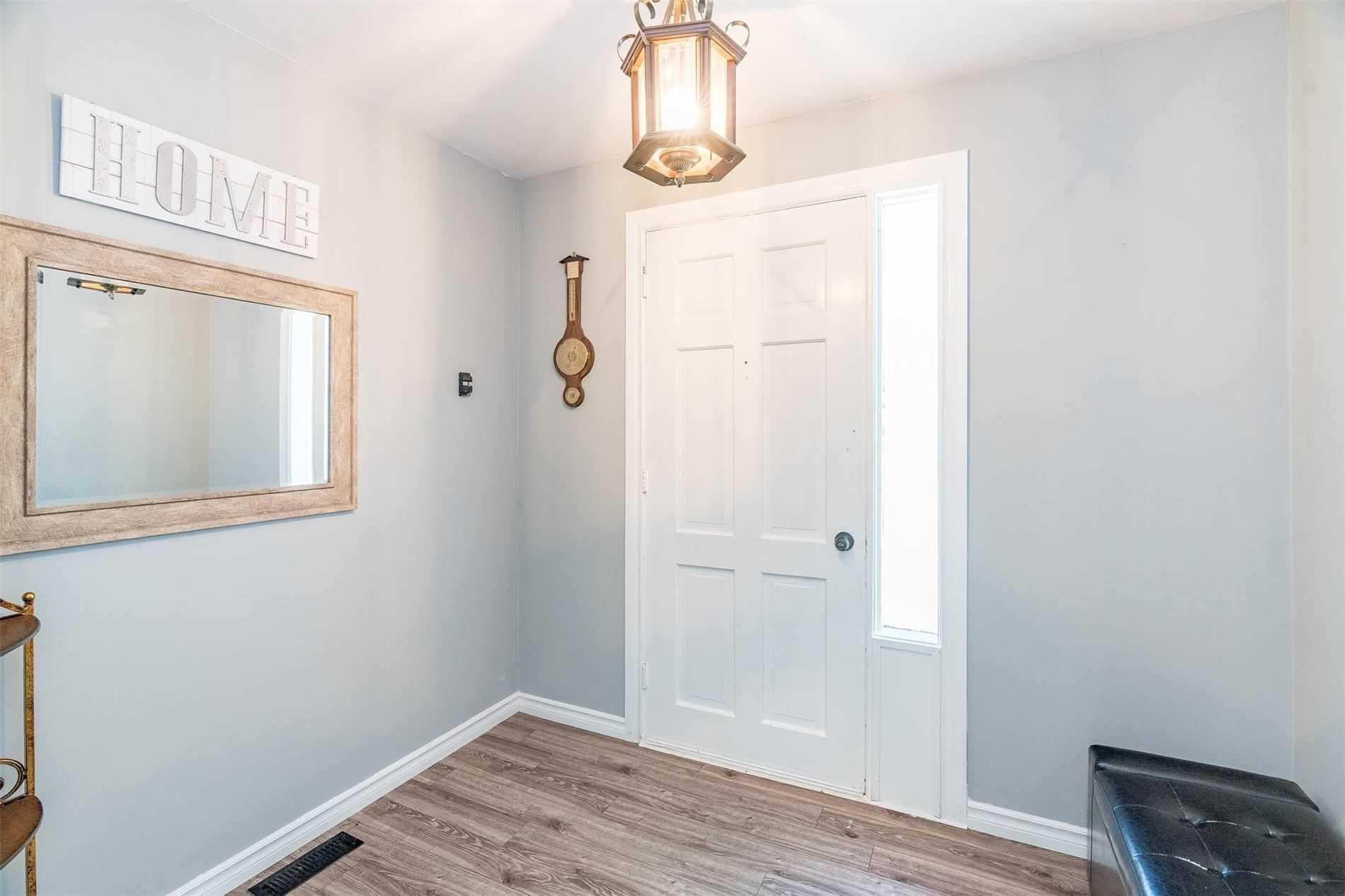 39 Maple Ave W