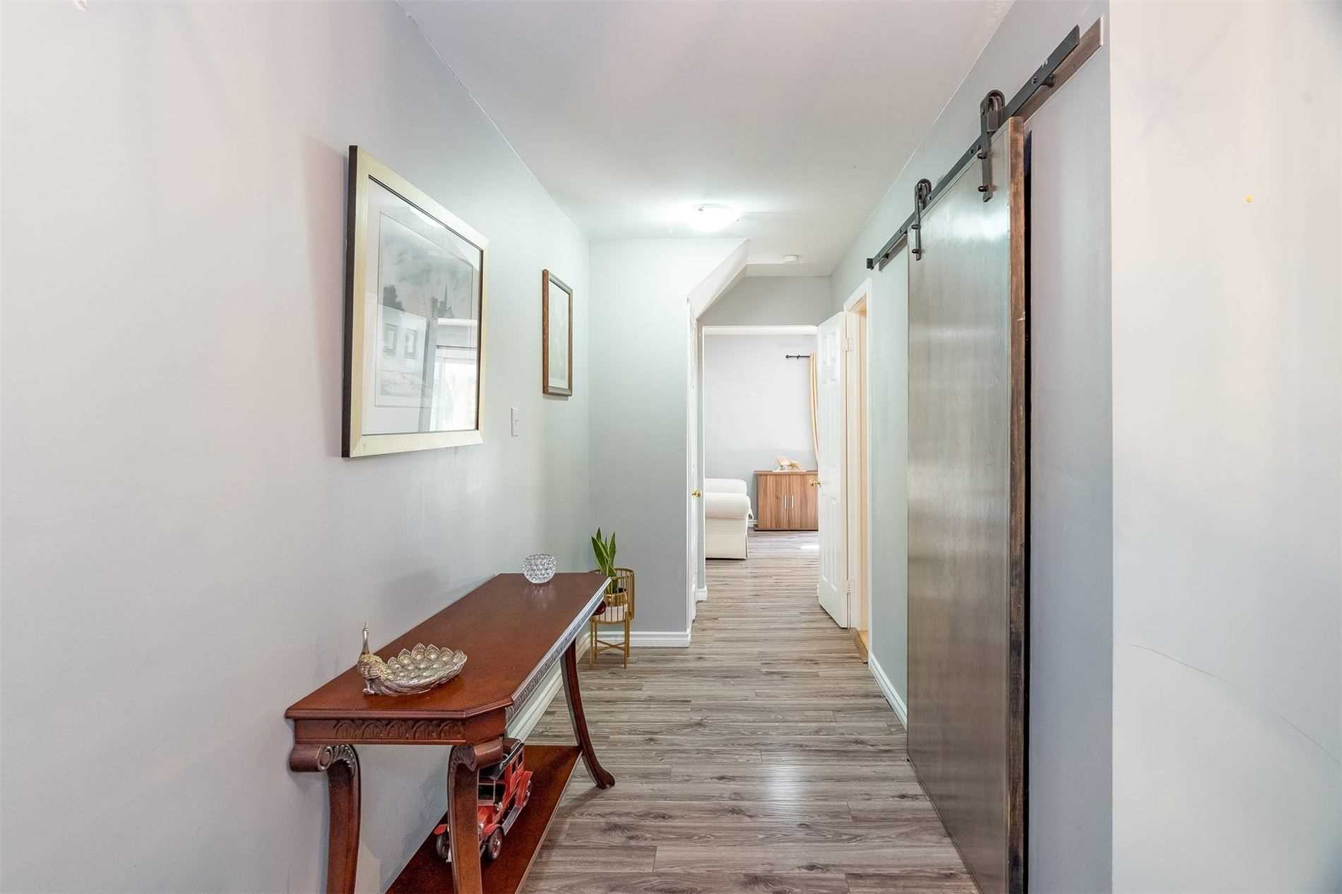 39 Maple Ave W