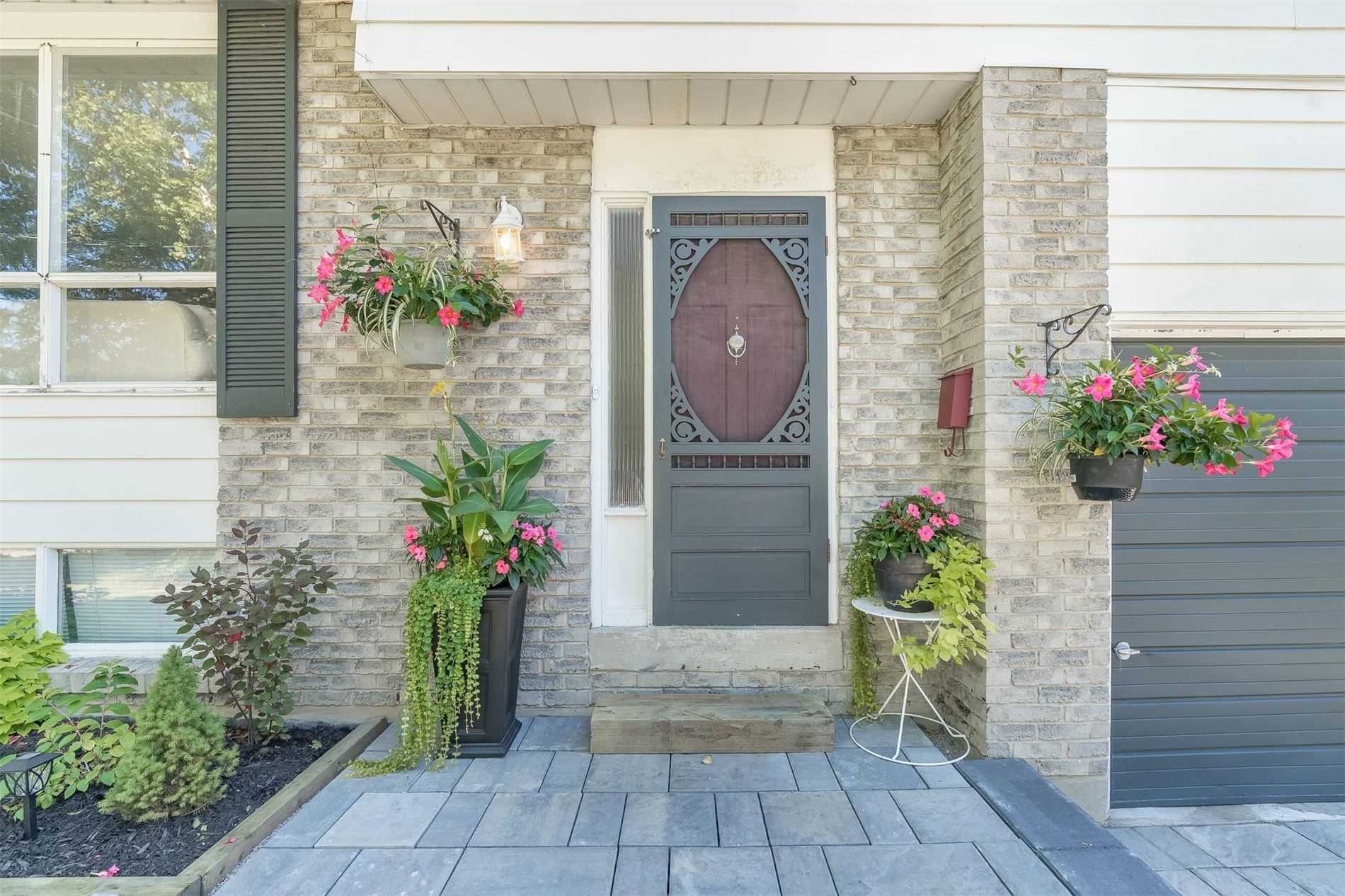 39 Maple Ave W