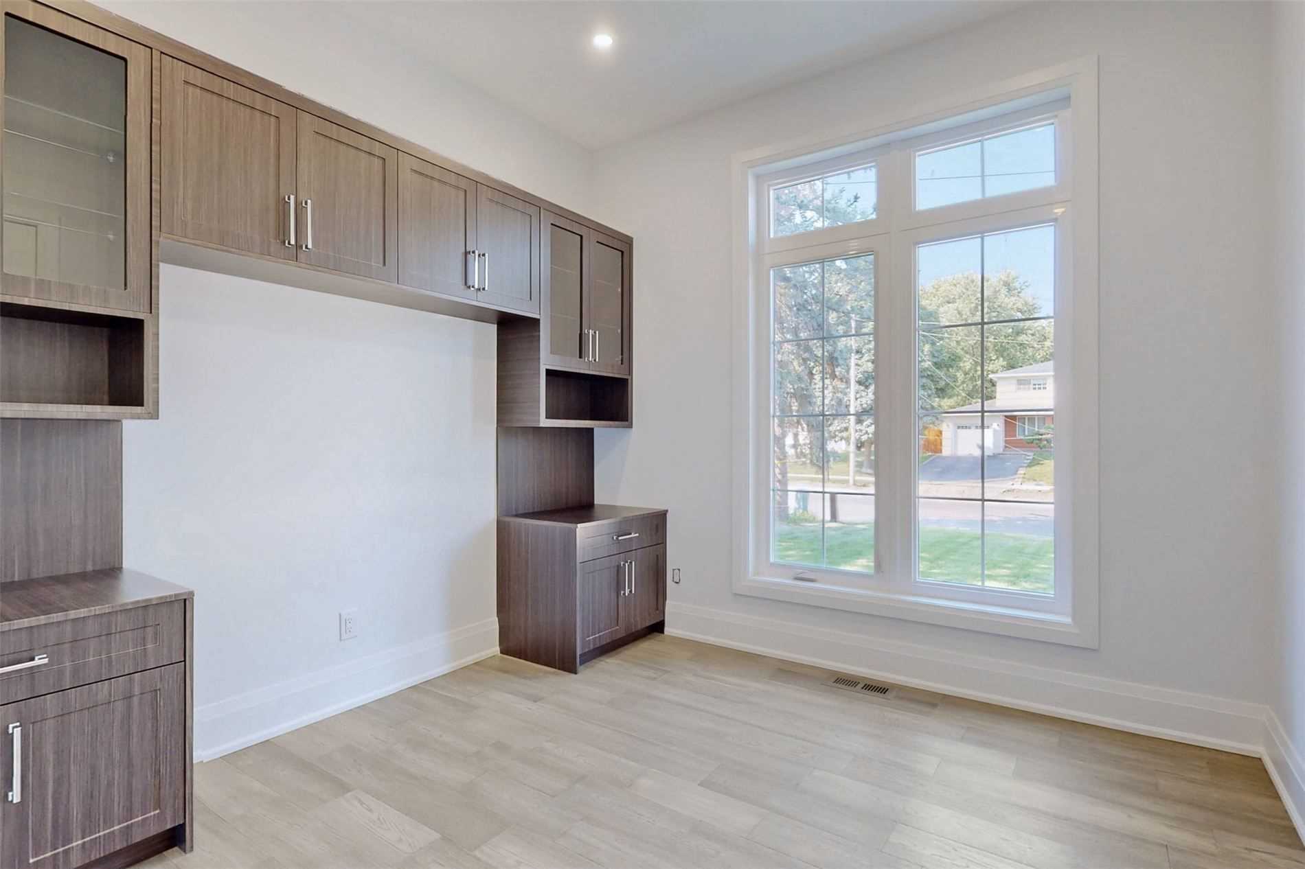 147 Royal Orchard Boulevard