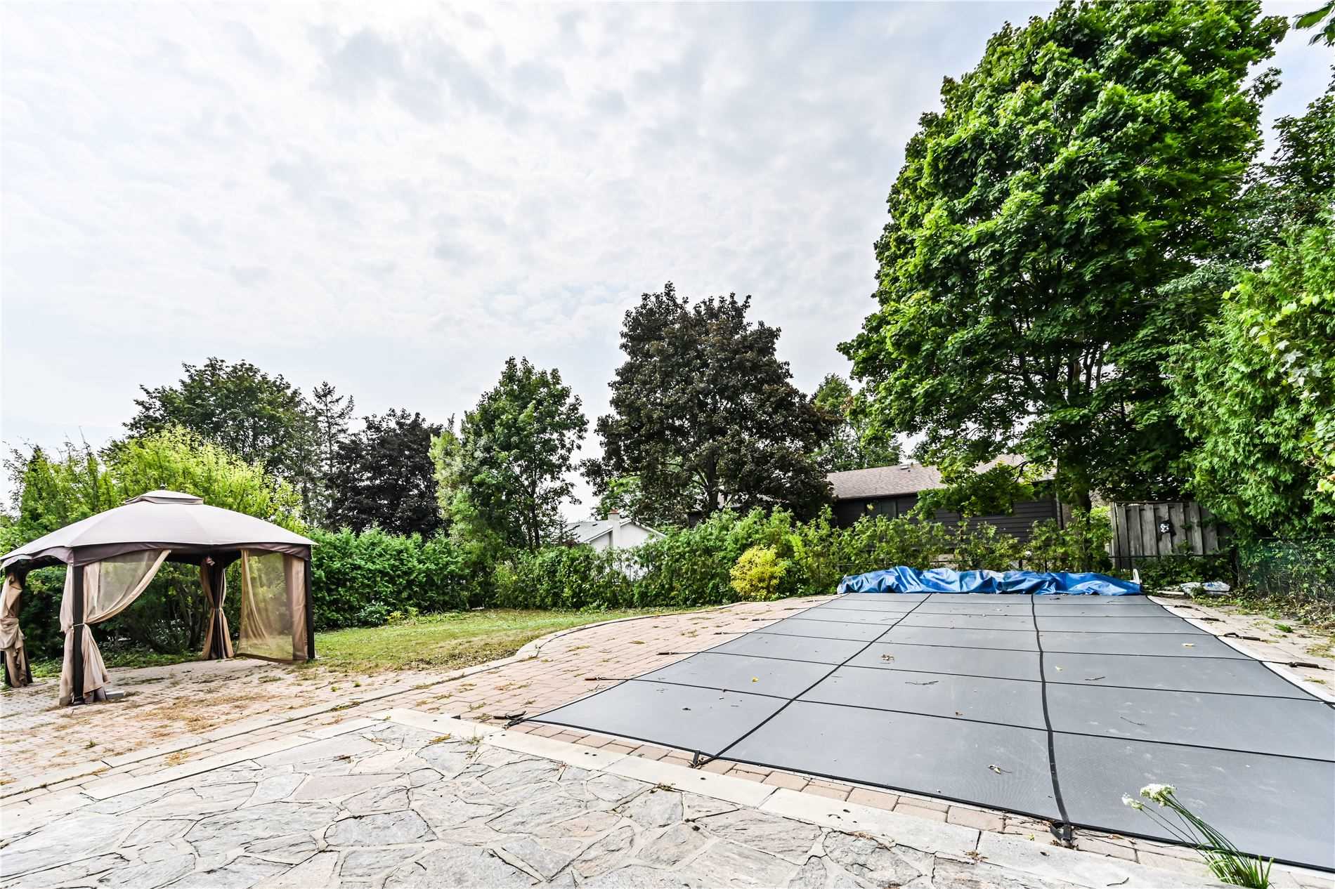 16 Cavalier Cres
