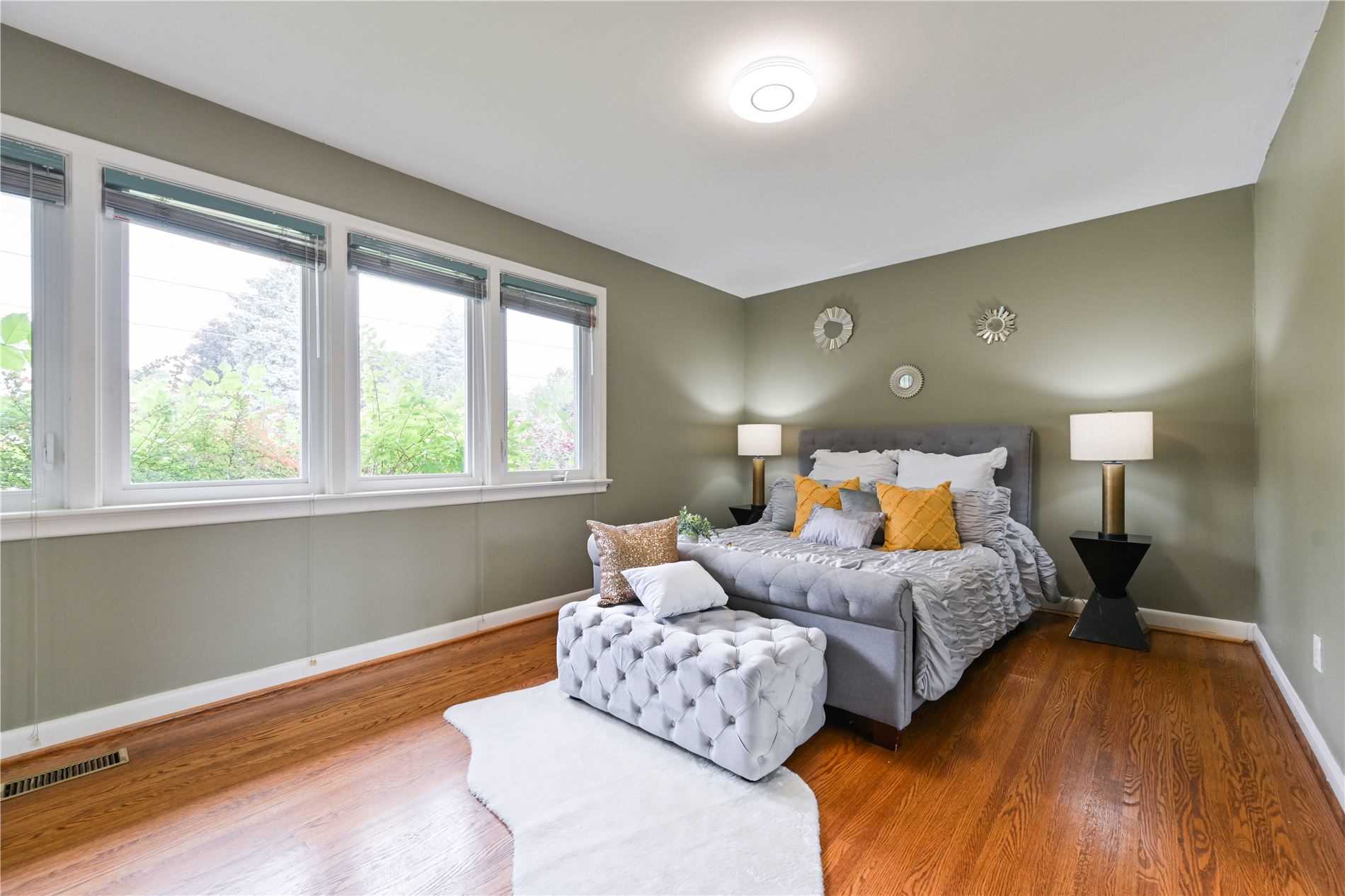 16 Cavalier Cres
