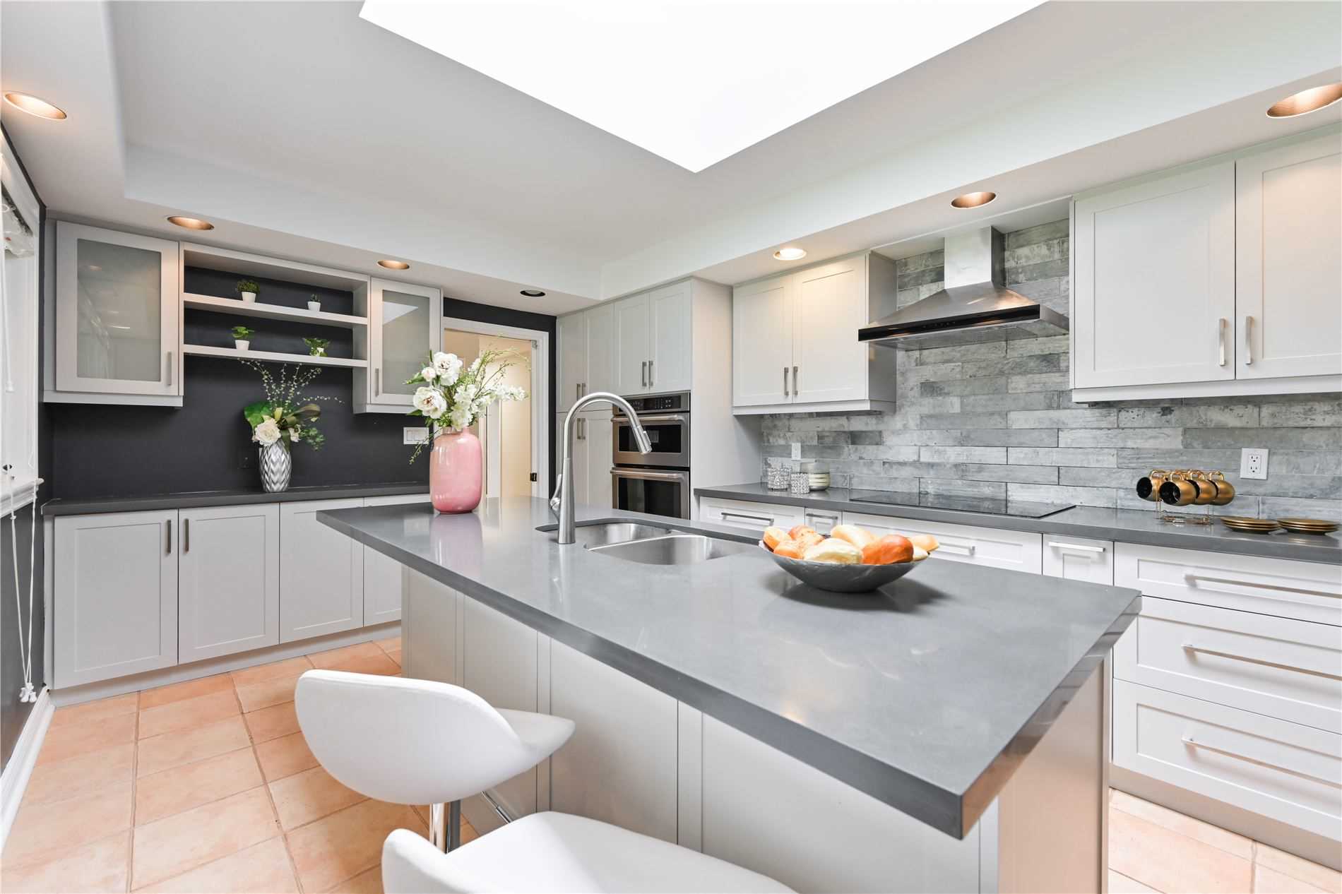 16 Cavalier Cres