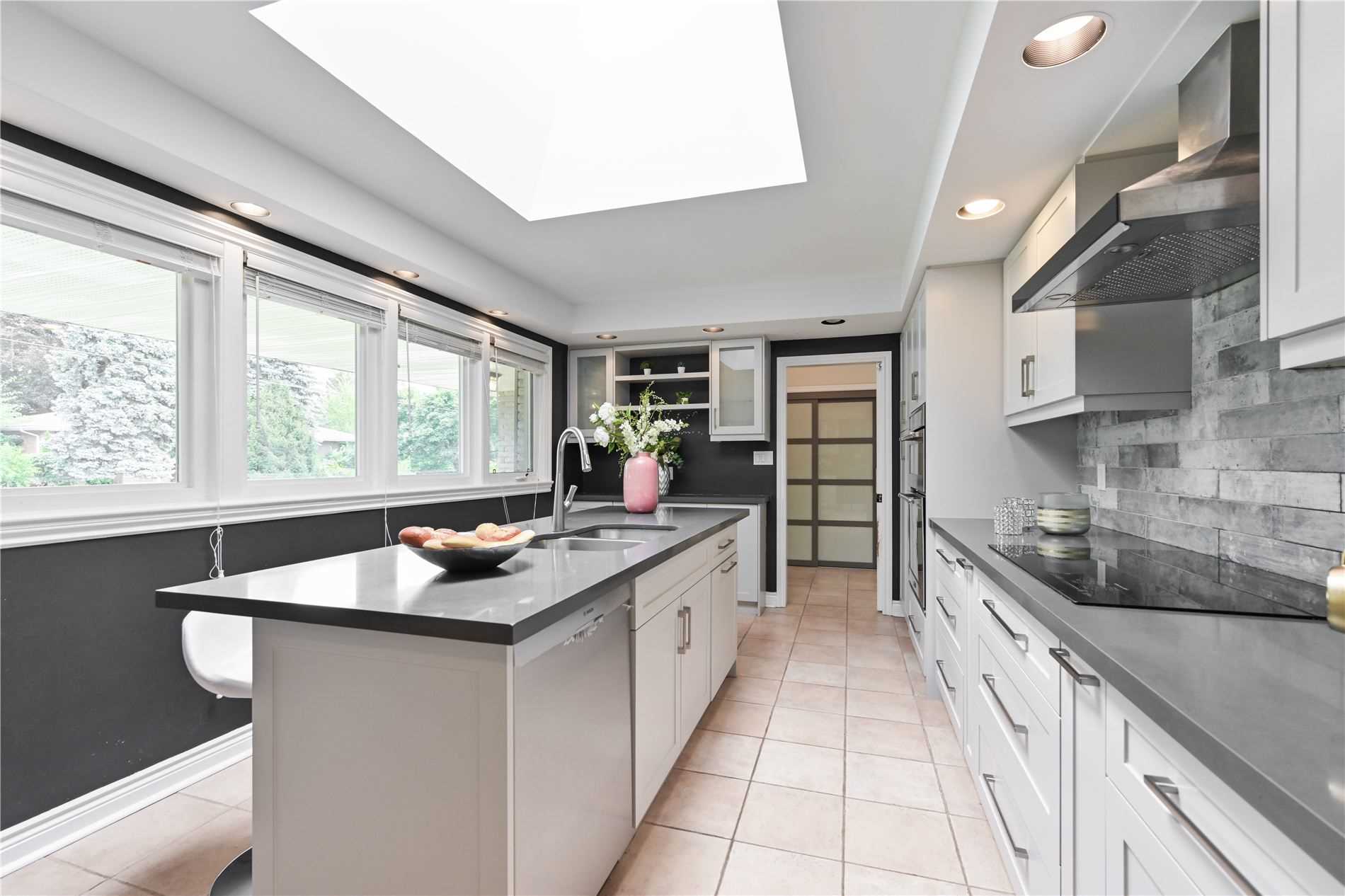 16 Cavalier Cres
