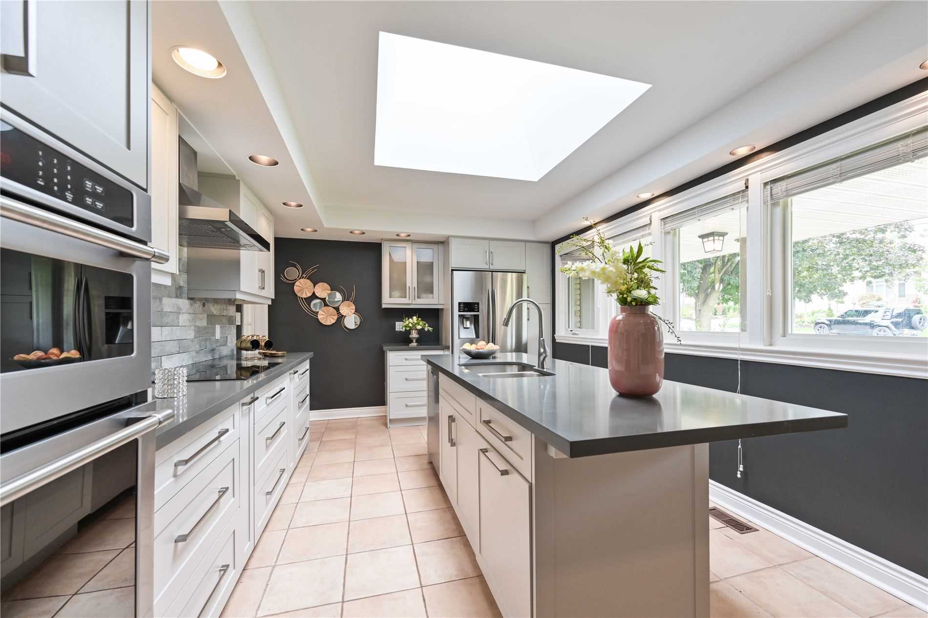 16 Cavalier Cres