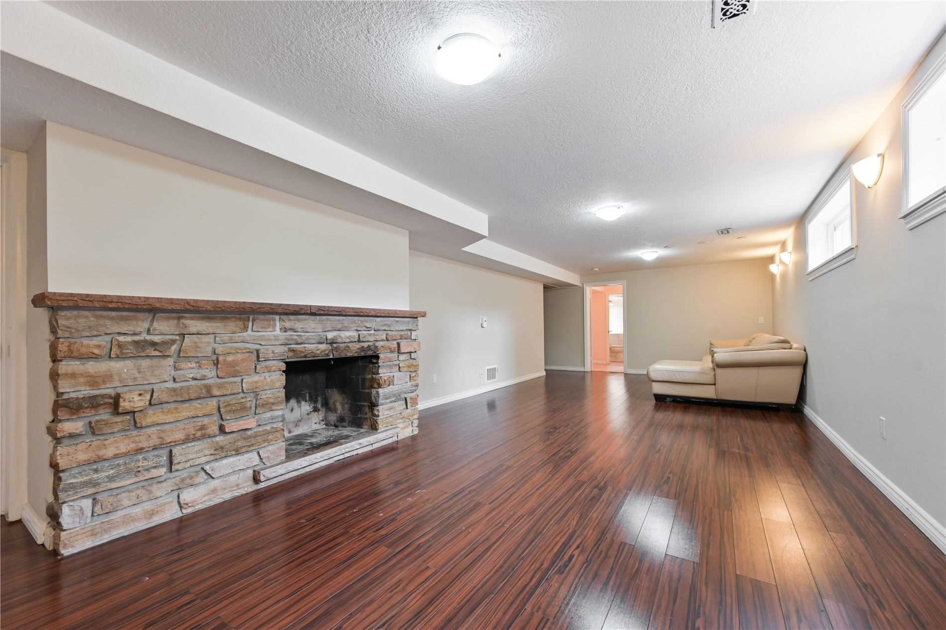 16 Cavalier Cres