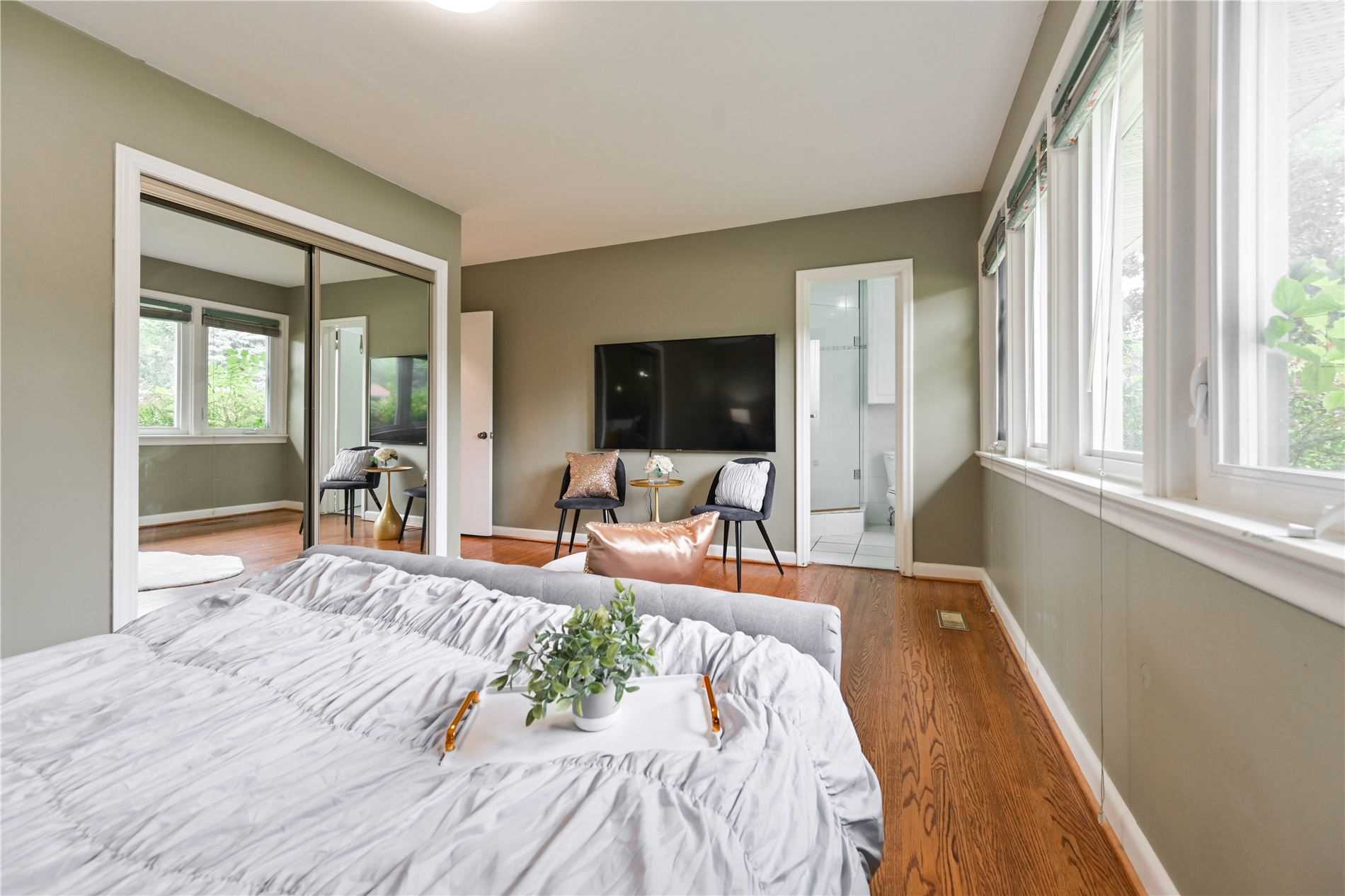 16 Cavalier Cres