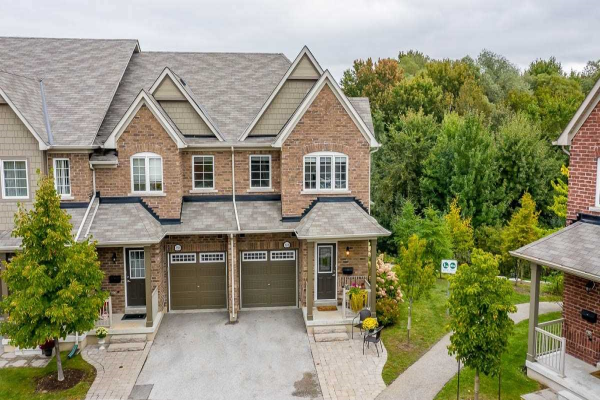 688 Wendy Culbert Cres, Newmarket