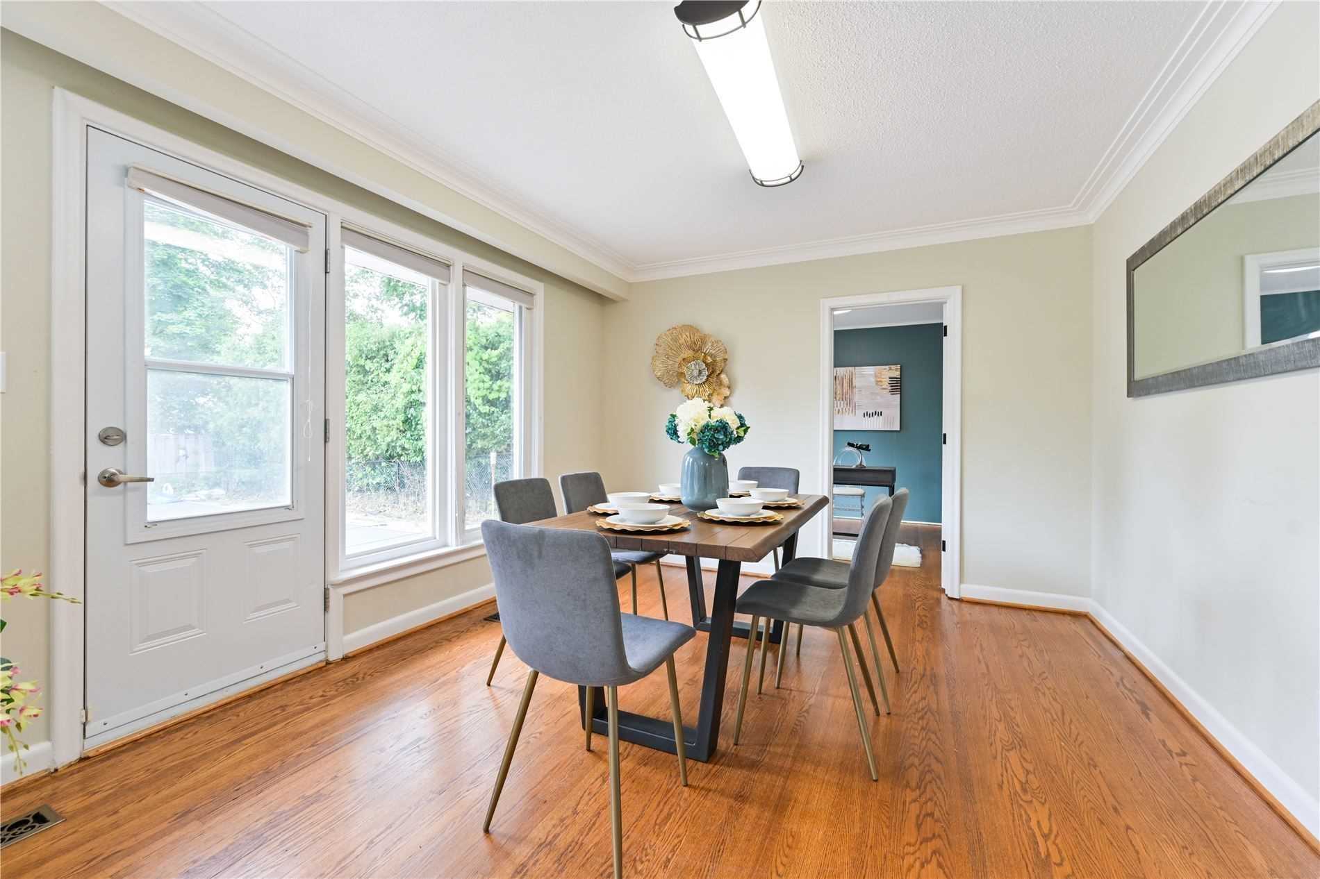 16 Cavalier Crescent