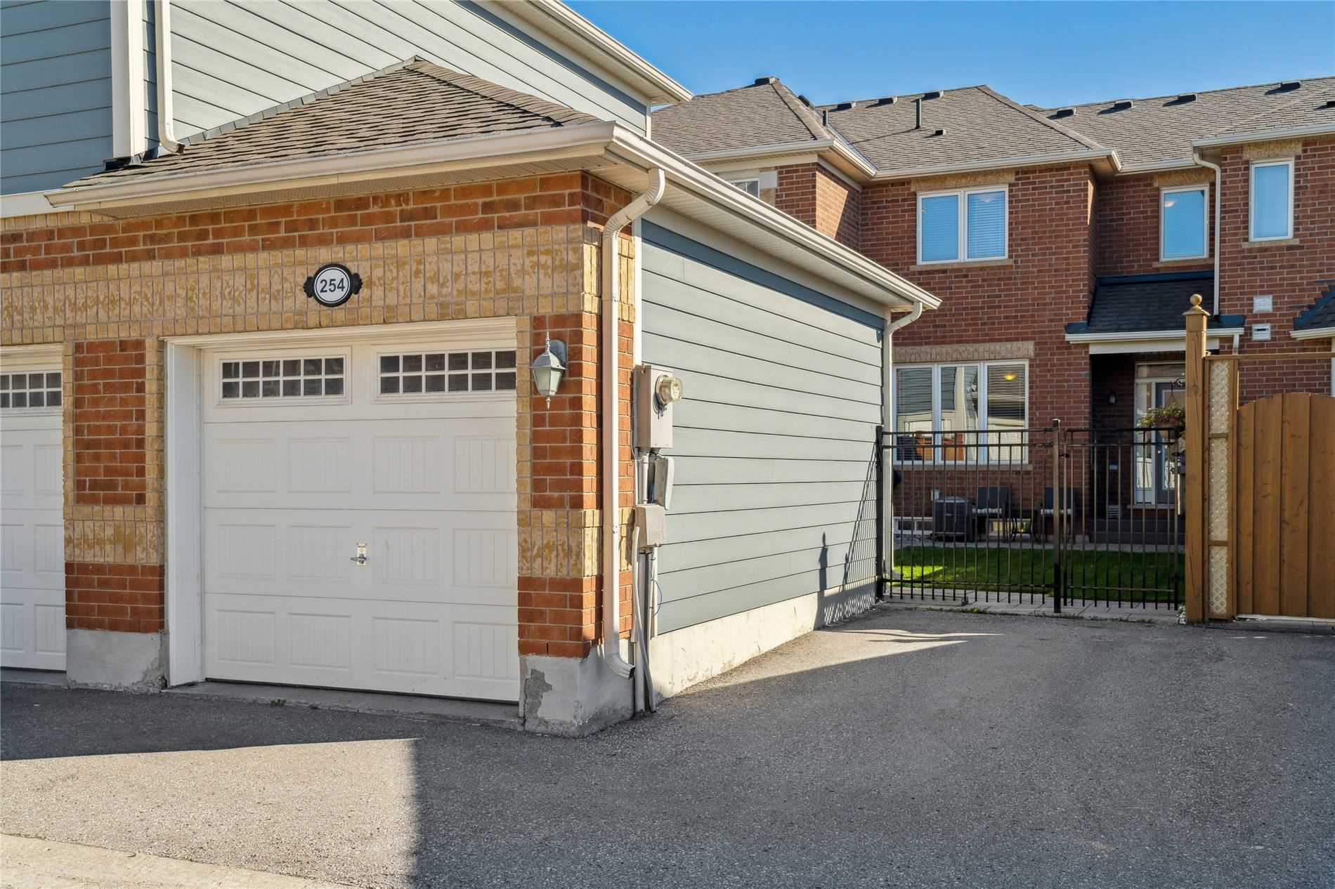 254 Riverlands Ave, Markham
