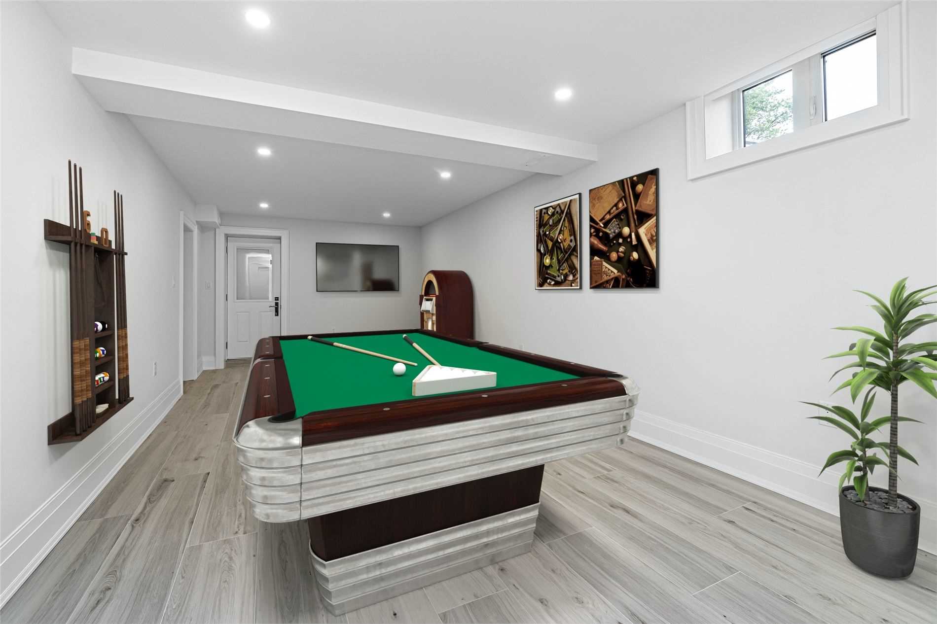70 Langstaff Rd W
