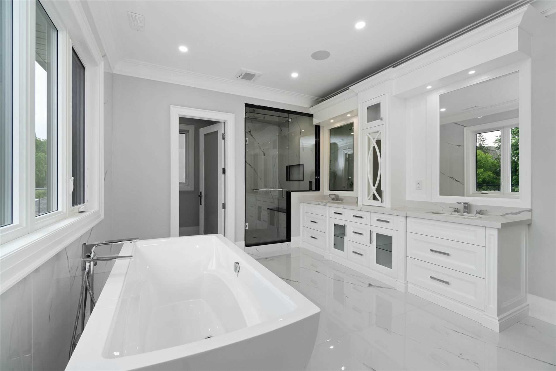 70 Langstaff Rd W