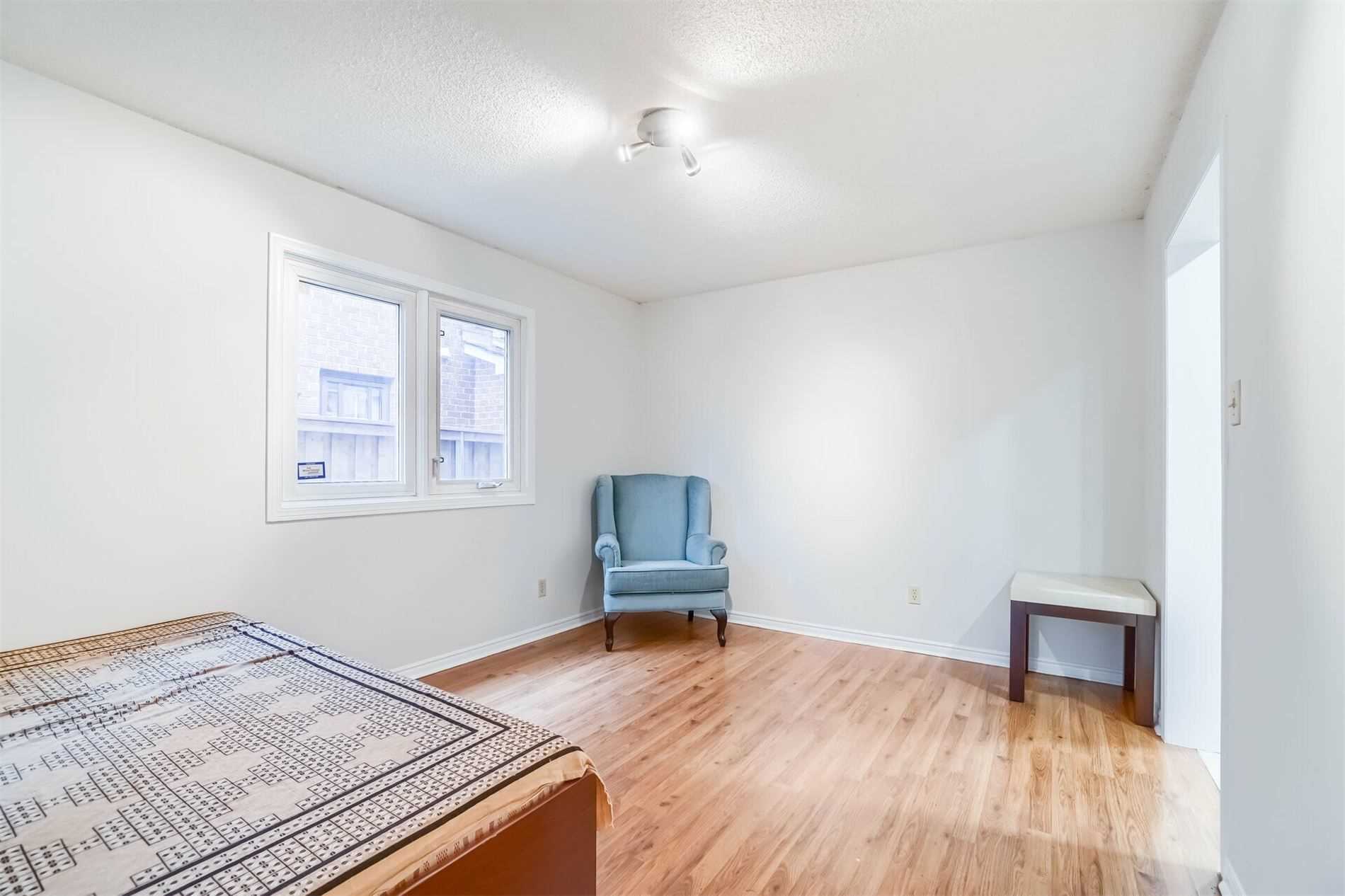11 Mathewson St