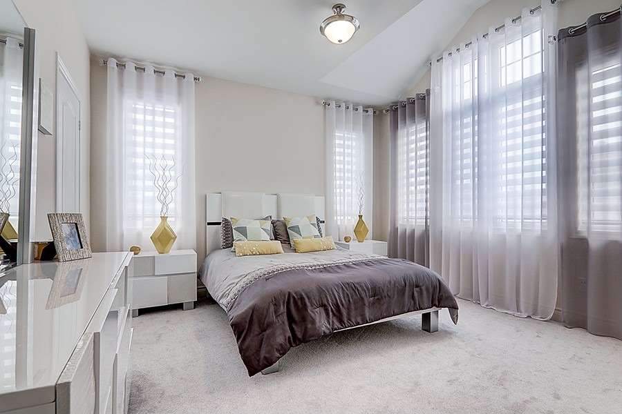 6 Ken Sinclair Crescent