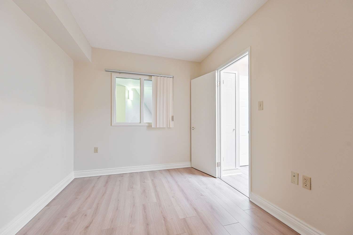 100 Anna Russell Way, #Ph19