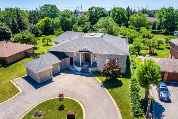 15 Hillside Ave, Vaughan