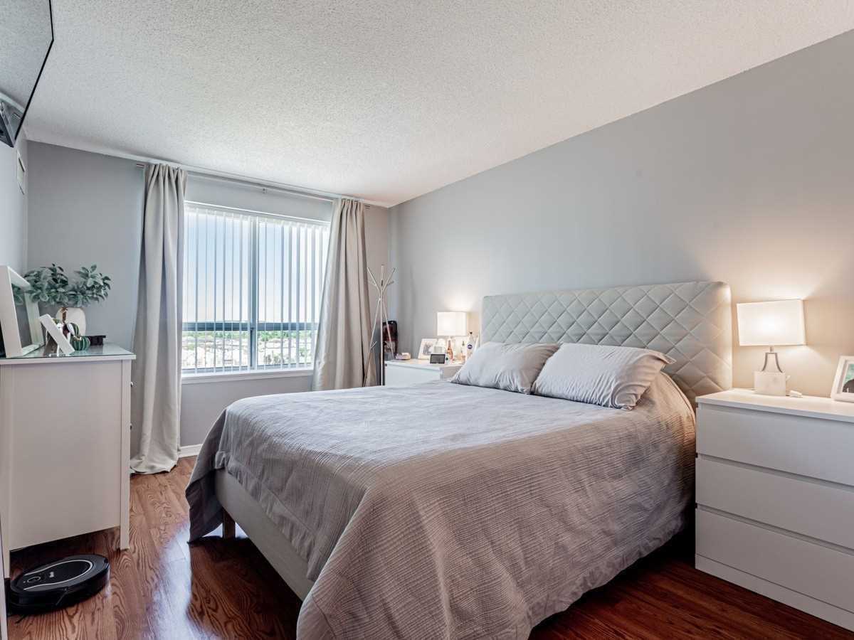39 Oneida Crescent, #1115