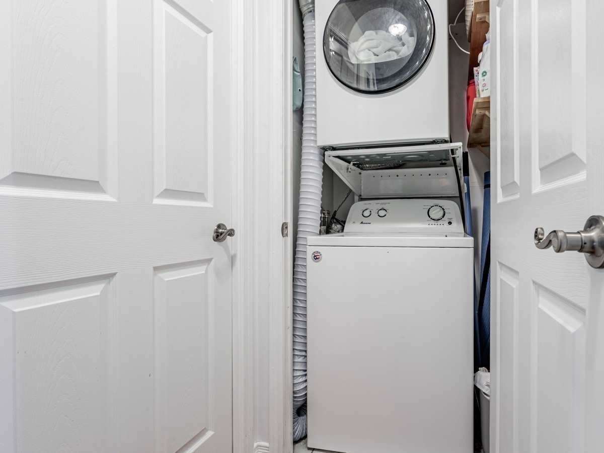 39 Oneida Crescent, #1115