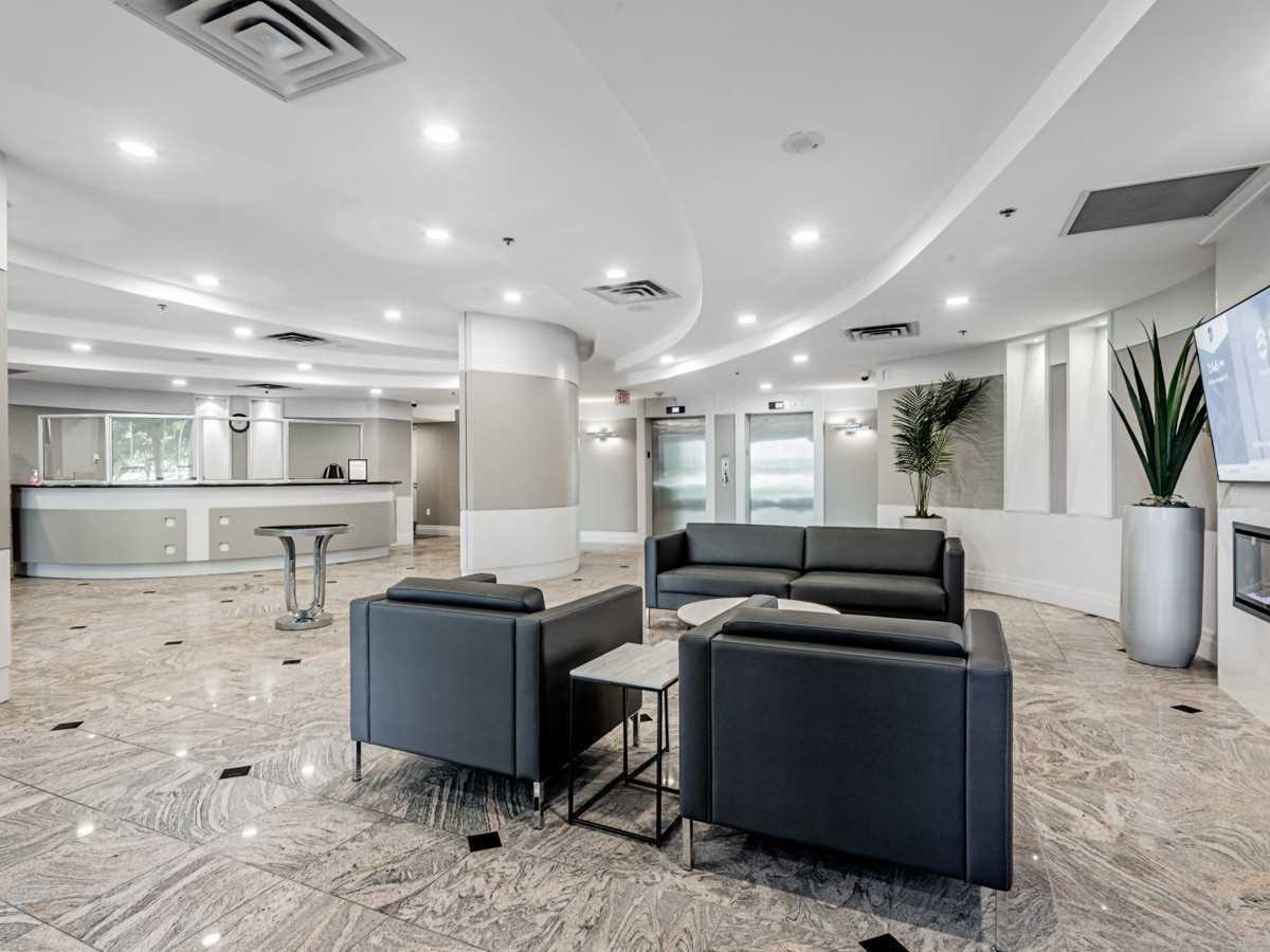 39 Oneida Crescent, #1115