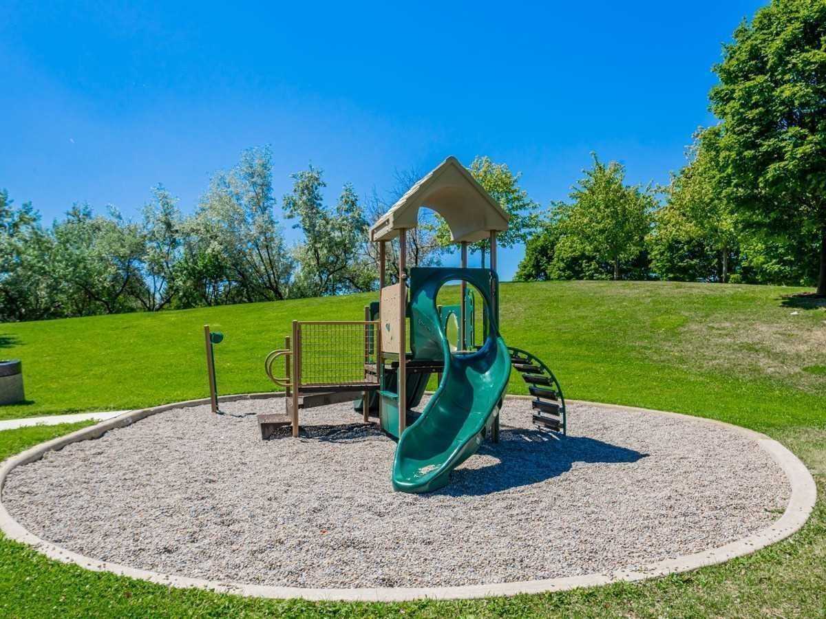 39 Oneida Crescent, #1115