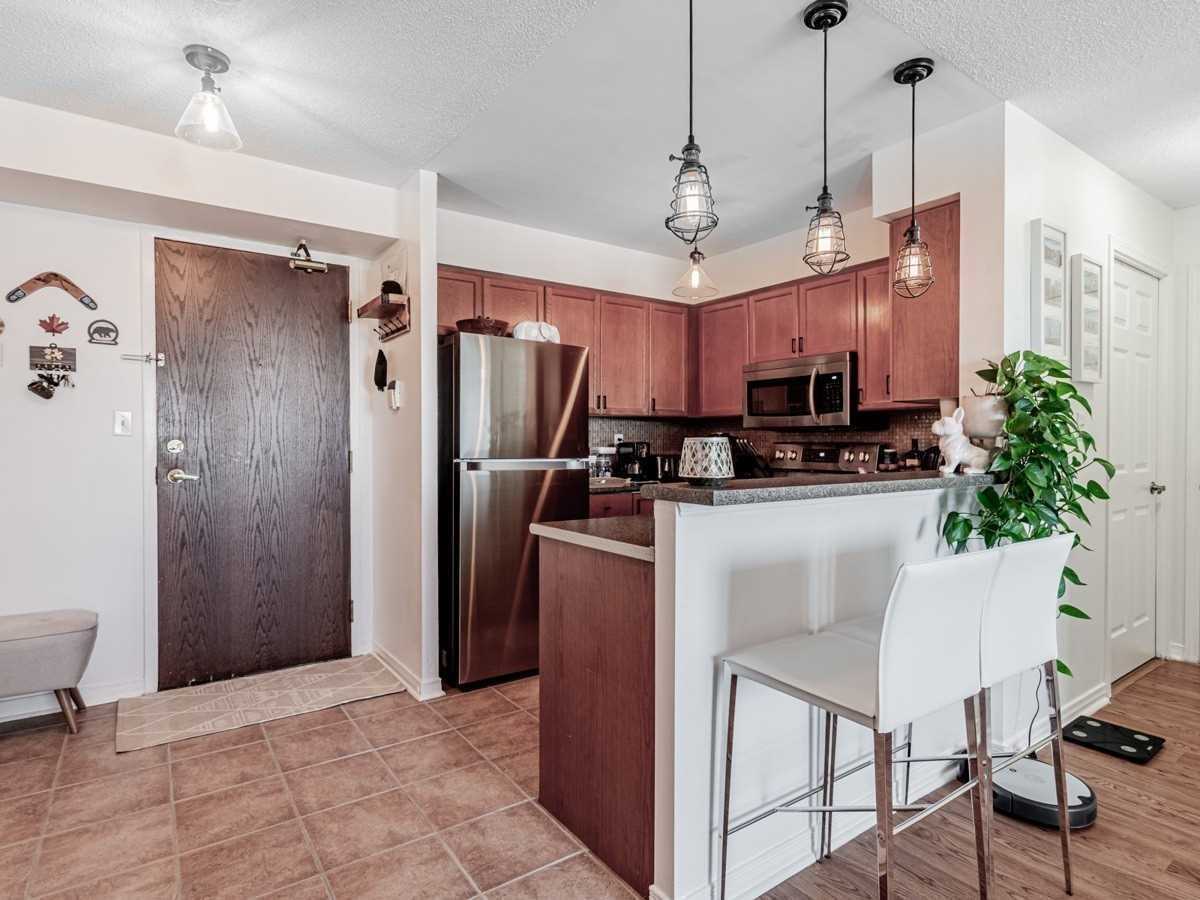 39 Oneida Crescent, #1115