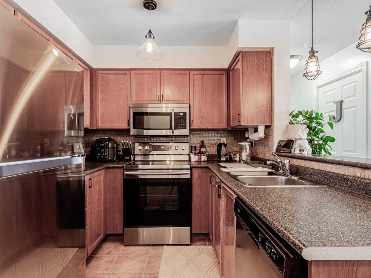 39 Oneida Crescent, #1115