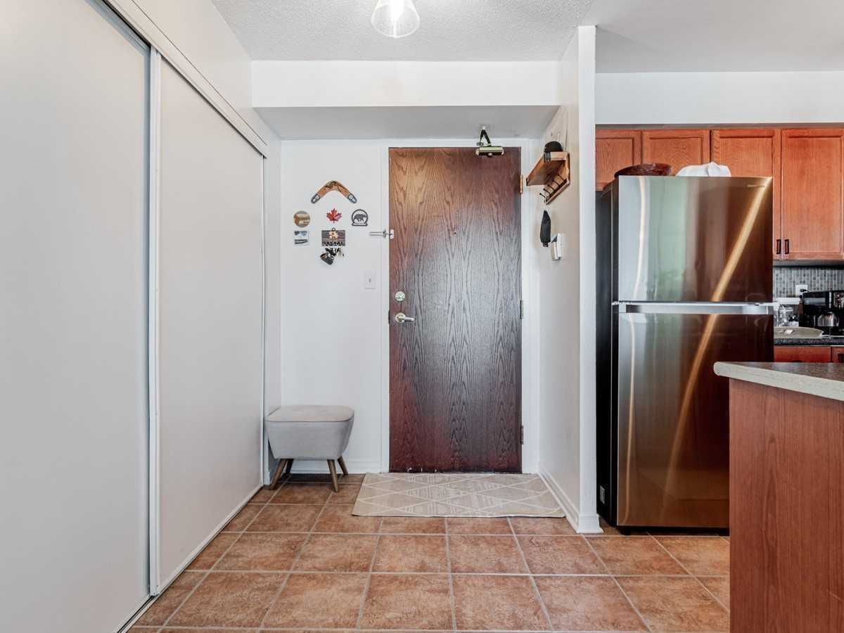 39 Oneida Crescent, #1115