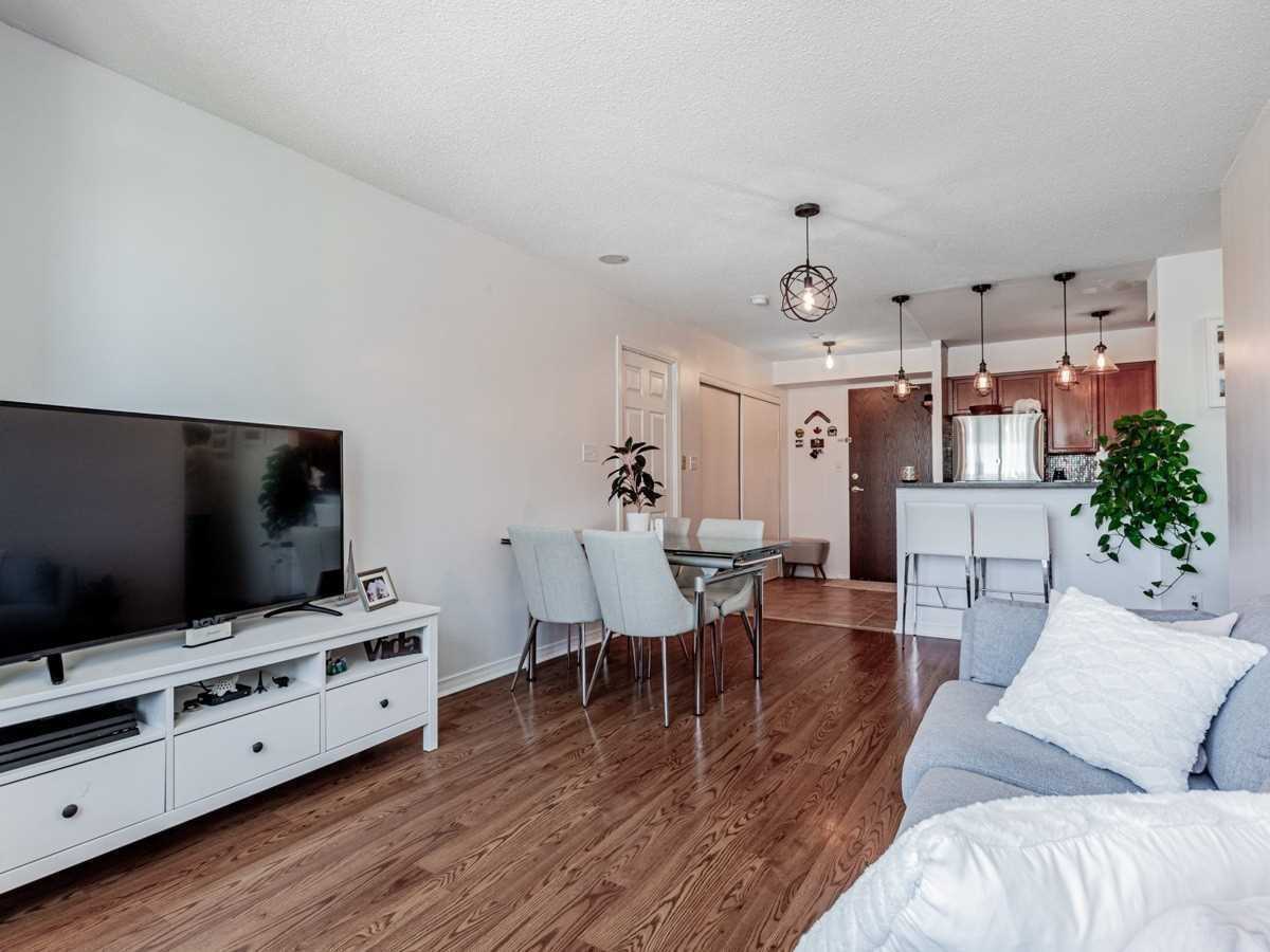 39 Oneida Crescent, #1115