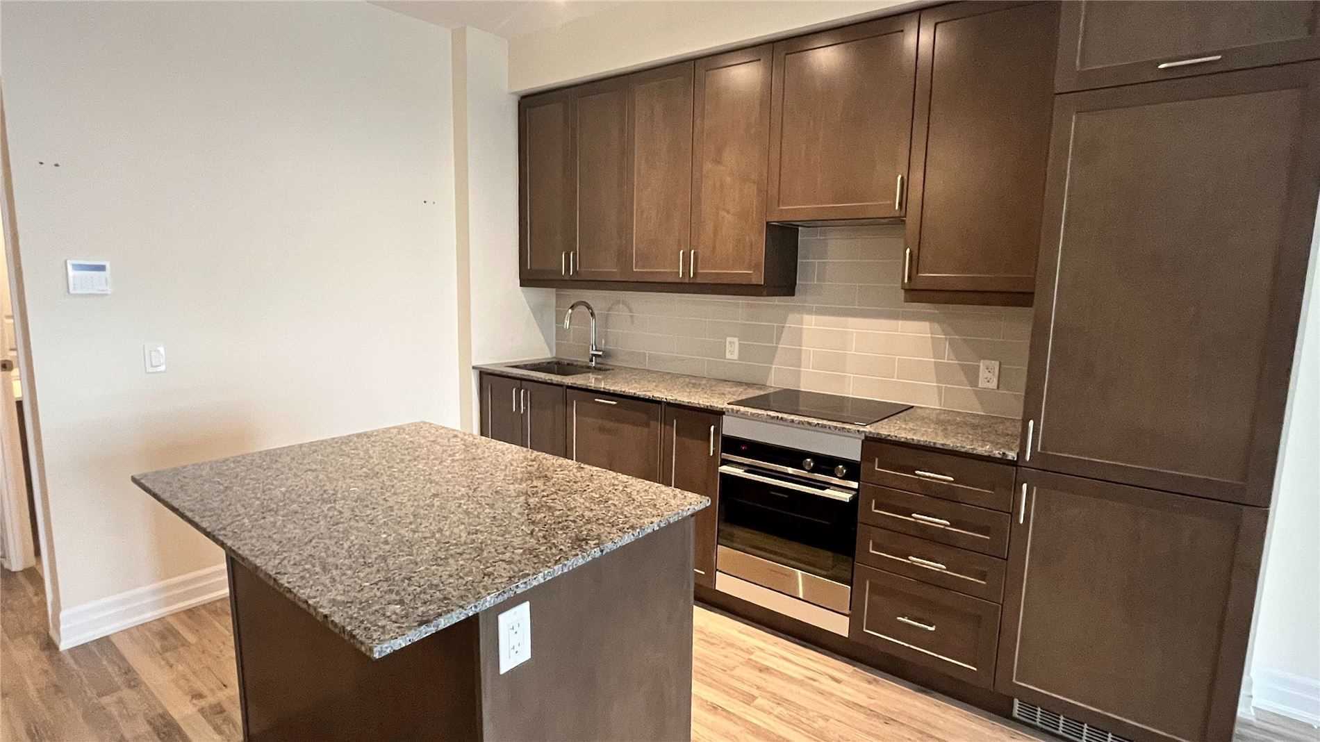 9075 Jane St, #407