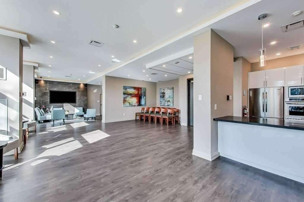 7805 Bayview Avenue #618