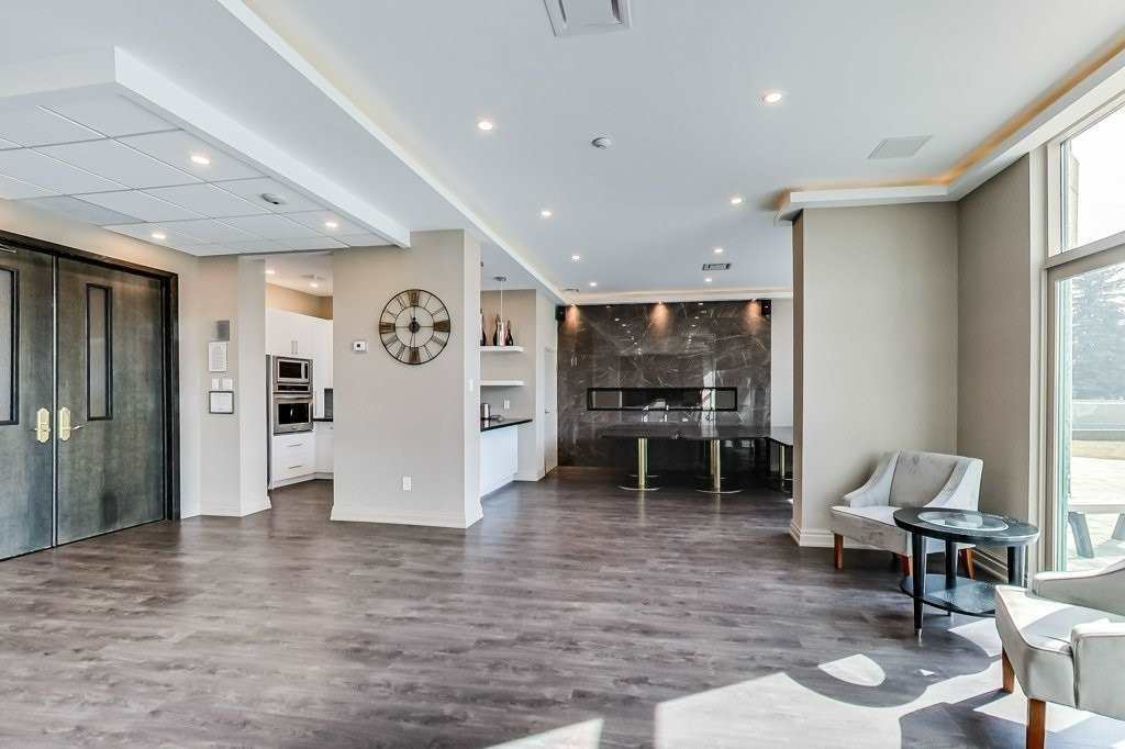 7805 Bayview Avenue #618
