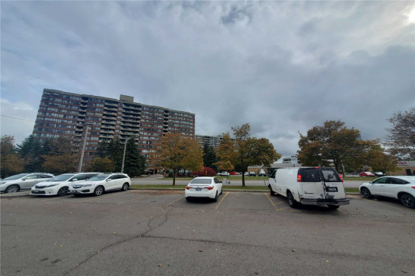 9625 Yonge St, Richmond Hill